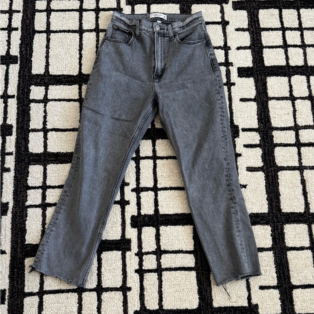 Abercrombie & Fitch Curve Love Ankle Cropped Straight Jeans